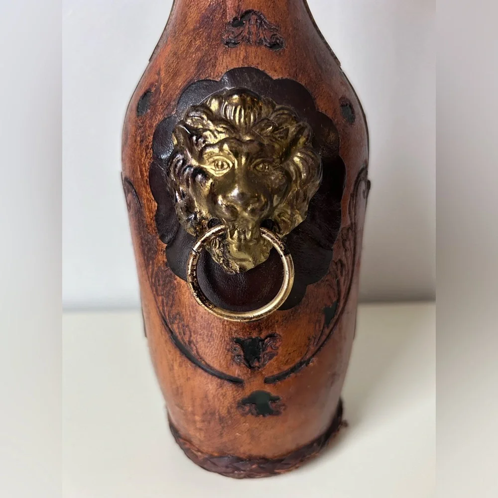 Vintage Italian Leather Wrapped Old World MCM Lions Head Bottle Decanter - Picture 2 of 8